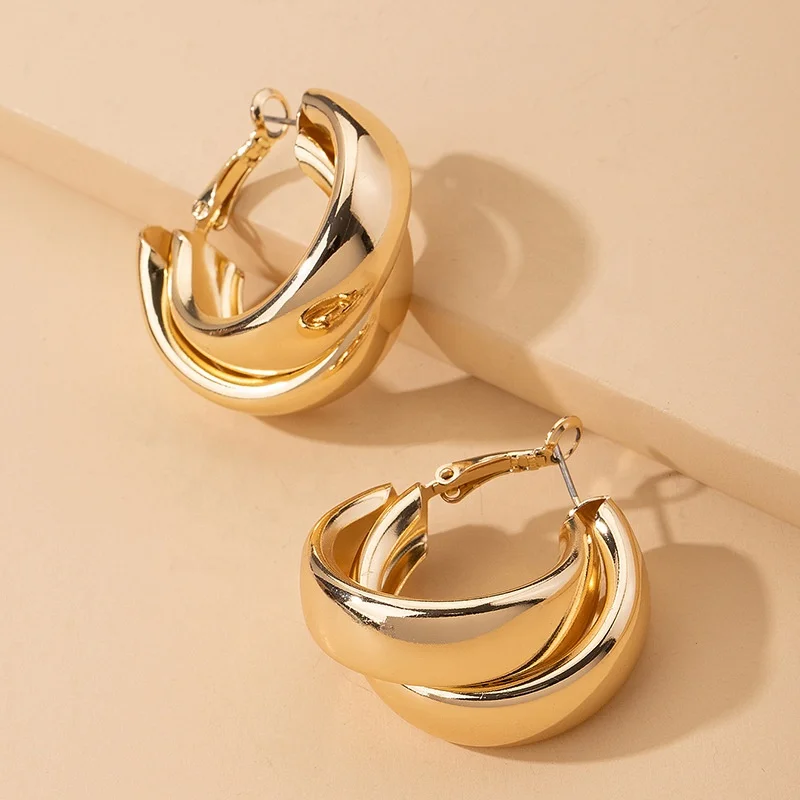 

Wholesale New Designer Inspired Exaggerated 18k Gold Vintage CC Minimalist Double C Hoop Earrings