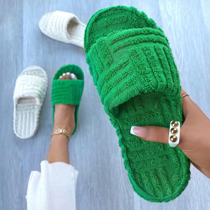 

New arrivals 2021 Fashion design women winter warm home plus size solid color artificial fur slides slippers footwear, Beige green