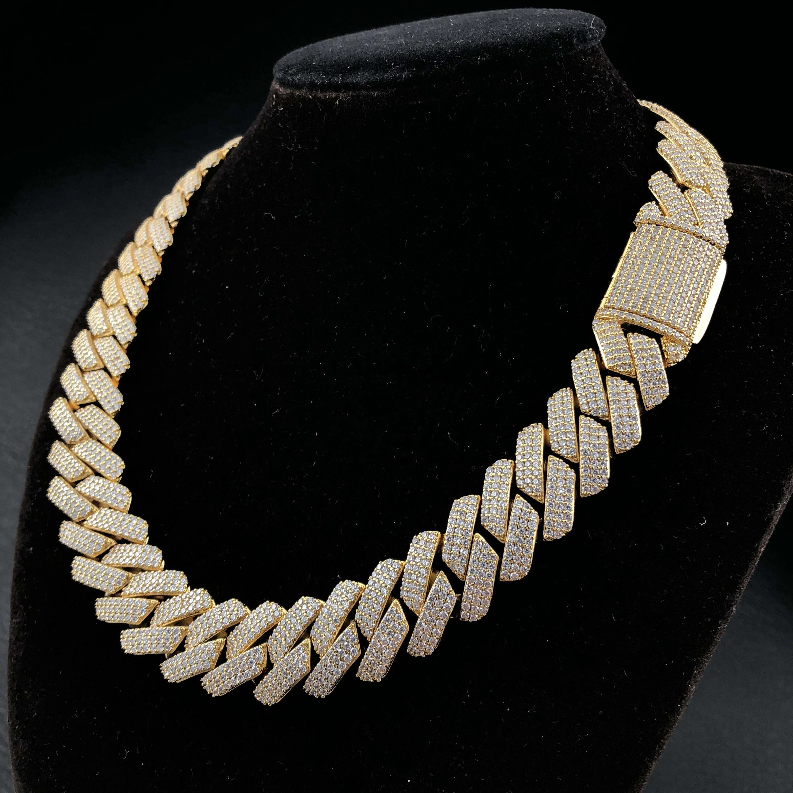 

19 mm prong ice Cuban chain 3 rows 18K gold rose gold and white gold