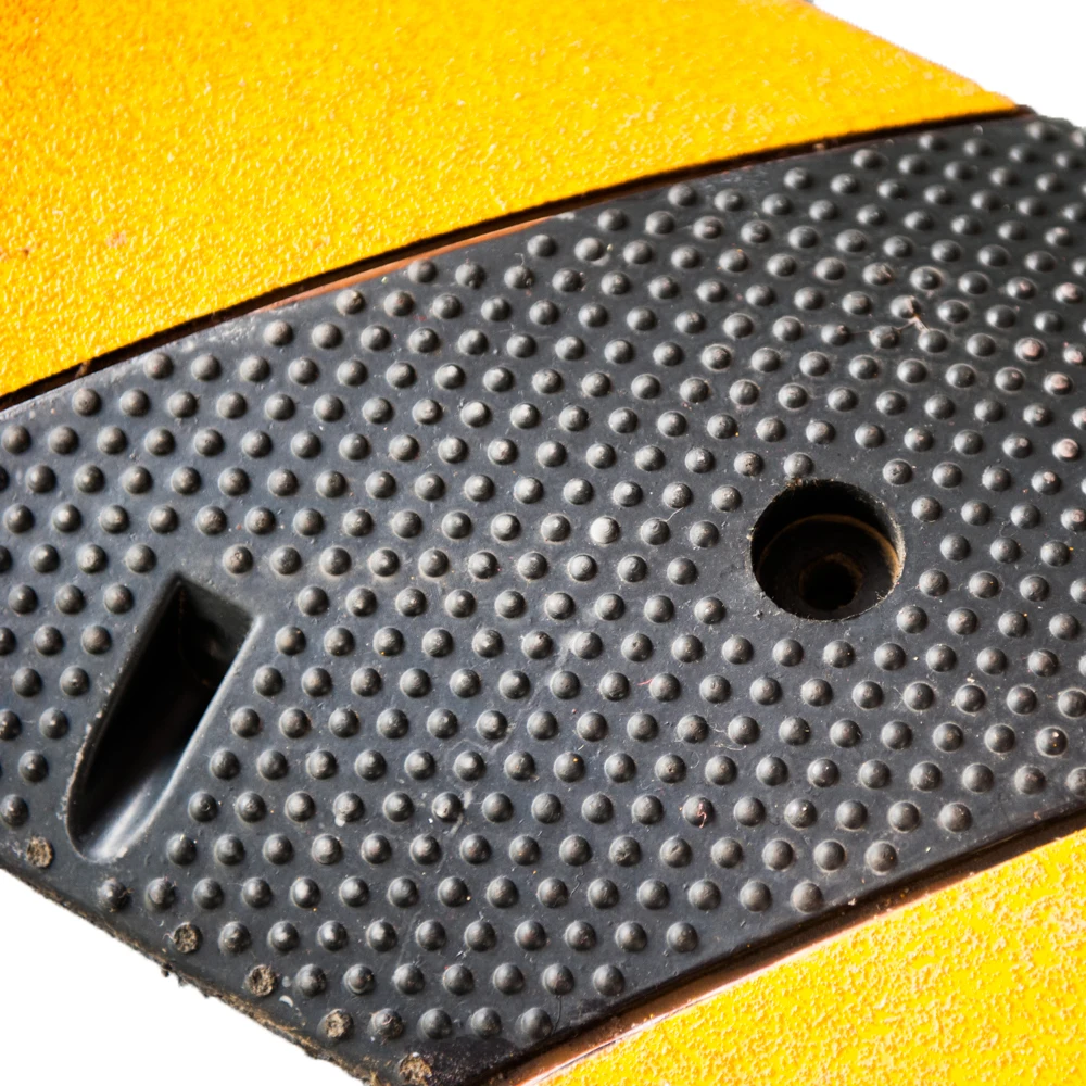 SC-SH12   1220*300*50mm yellow black speed humps road bump  for  Roadway saftey