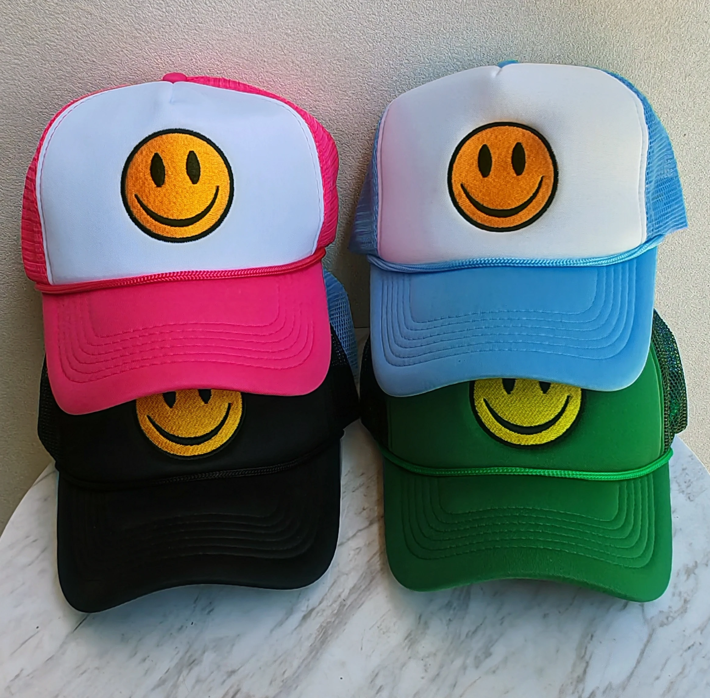 

gorras puffy screen printed graphic trucker cap smiley truck hat foam custom logo smile face trucker cap
