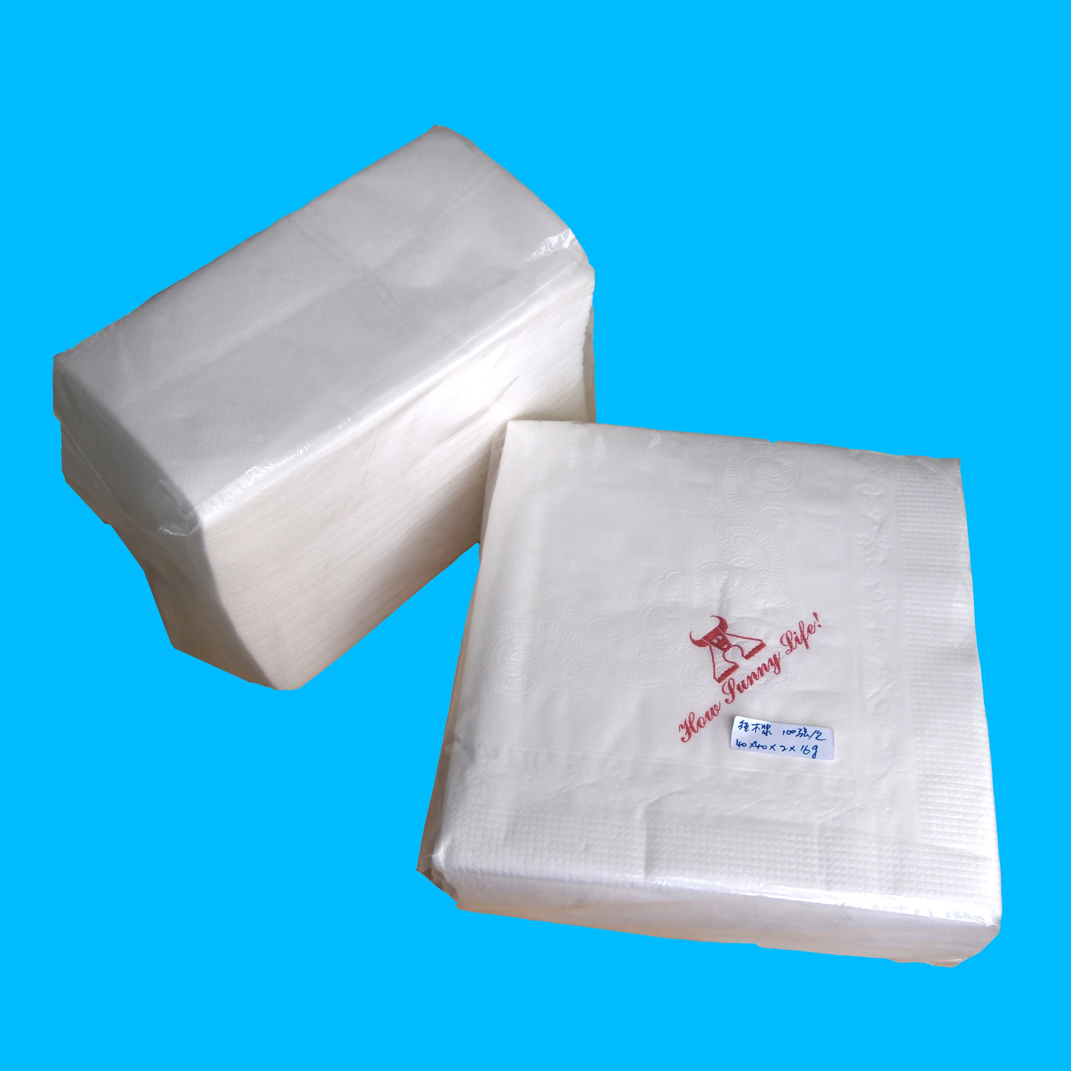 白色纸巾餐巾与标志带餐巾