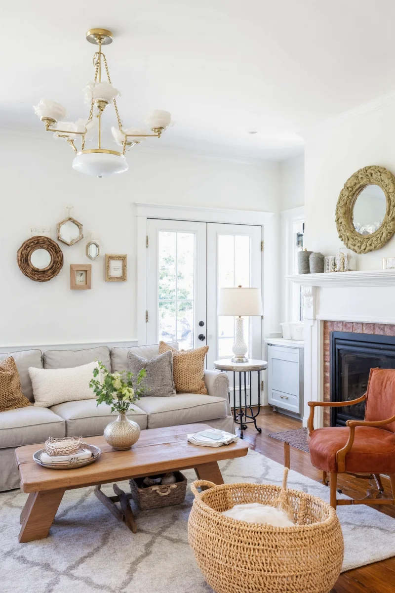 Cape Cod living room with family