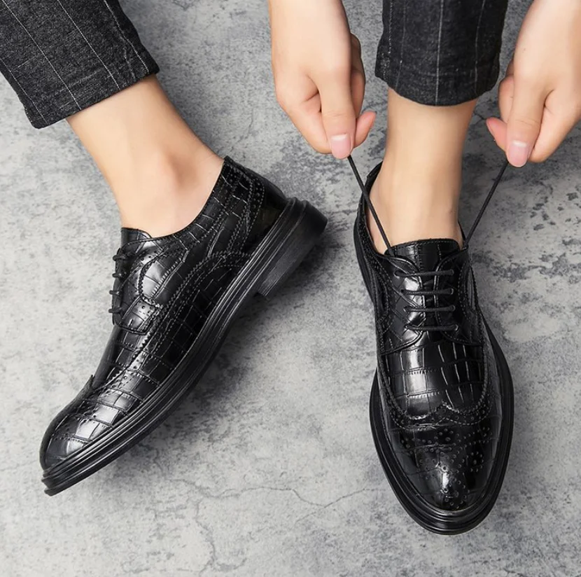

2021 new breathable gradient men's leather shoes shallow mouth wear-resistant stone pattern casual men's shoes, Black brown