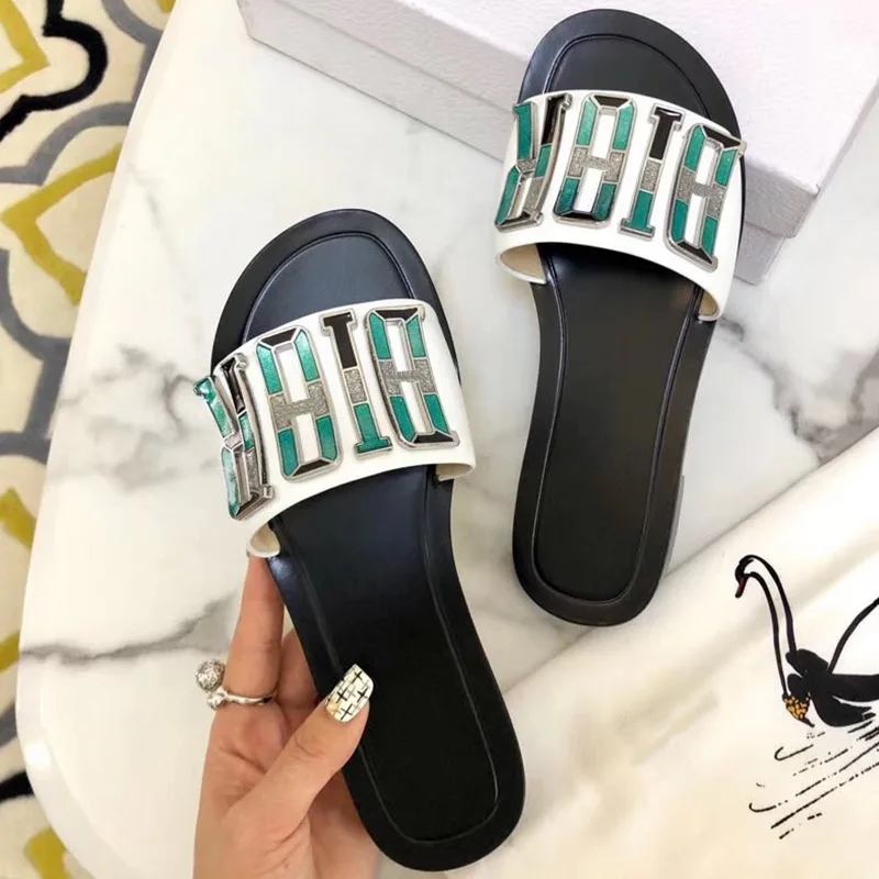 

The same sandal with metal button slip-on slippers, women's flip flops, fashion Korean version of versatile sandals