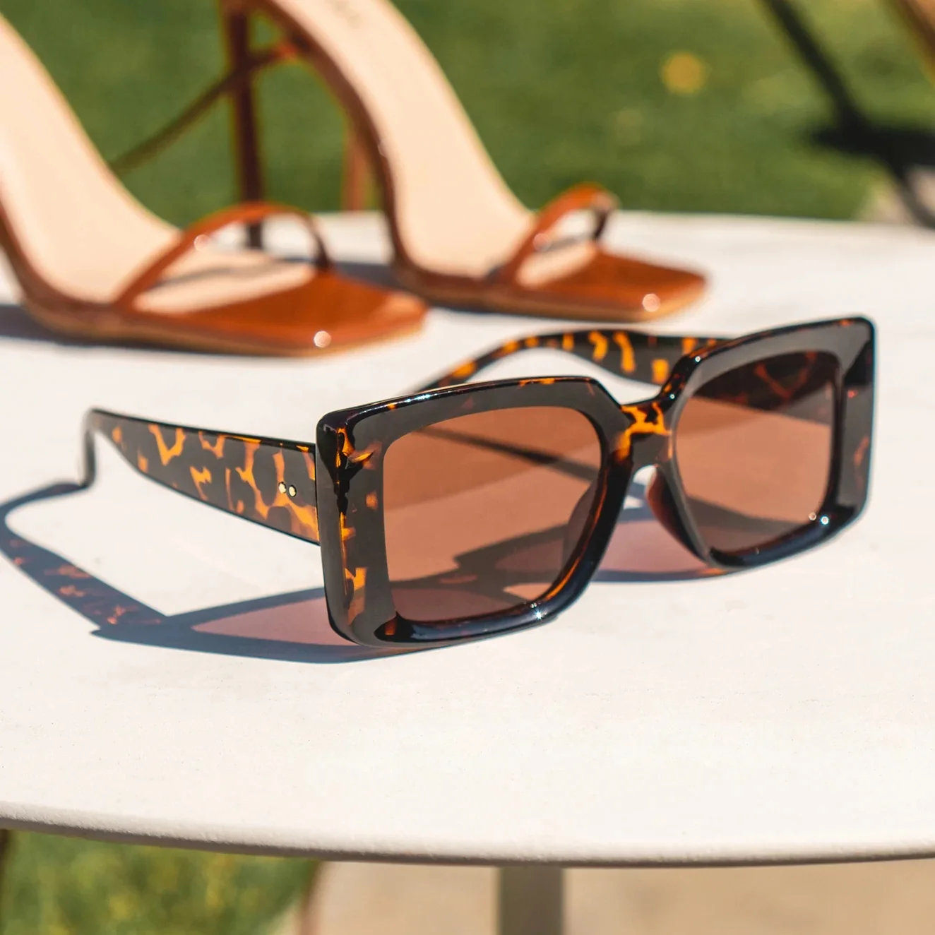 

Retro 90s Shades Thick Chunky Men Oversized Womens Fashion Trendy Squared Vintage Sun Glasses Sunglasses 2021