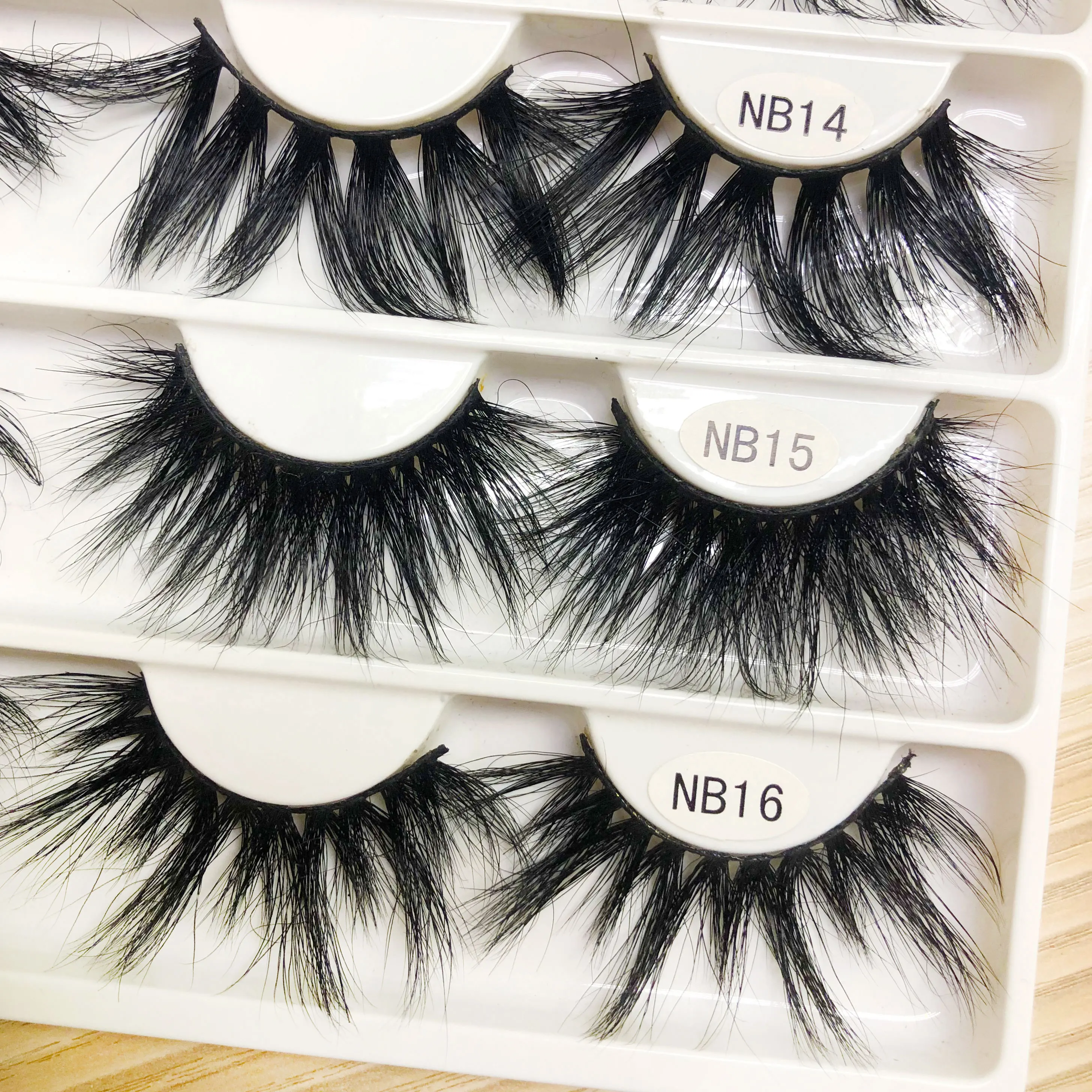 

Wholesale Private Label 25mm Lashes 3d Mink Eyelashes With Stock Eyelash Box, Natural color