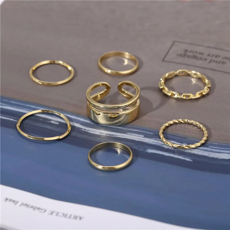 

2021 Hot Selling Star Crescent Rings Popular Finger Ring Gold Plated Rhinestone Jewelry Gift Jewelry