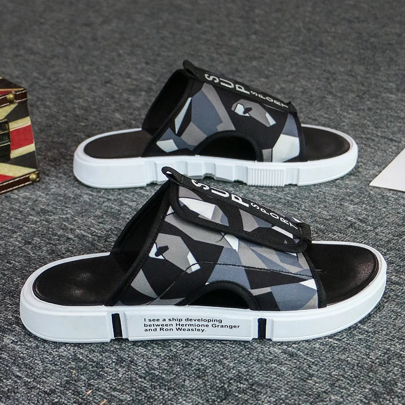 

2021 new fashion breathable leisure outdoor color matching beach shoes men's slippers, Optional