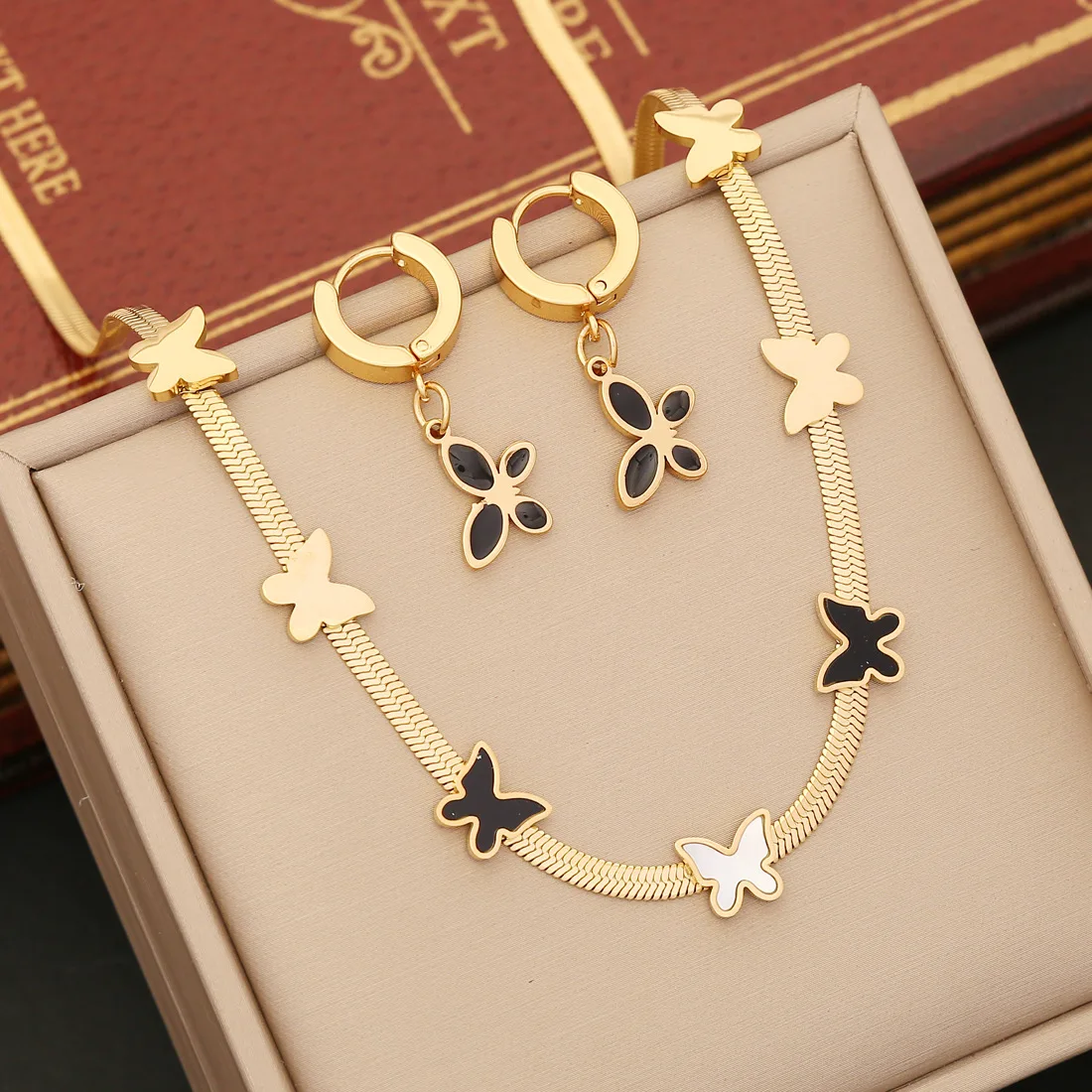 

Elegant Black Butterfly Shell Snake Chain Stainless Steel 18k Gold Plated Necklace Bracelet Earrings Jewelry Sets for Women