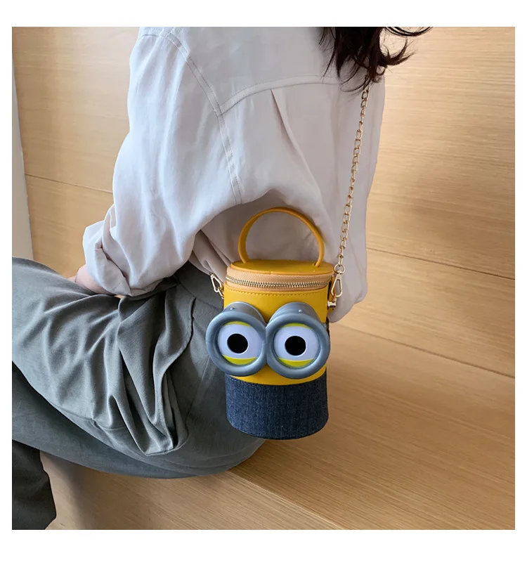 

Cartoon summer new personality creative versatile chain web celebrity with a cross-body cylinder bag