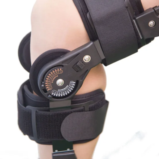 

Universal Medical Fracture Hinge Support Post OP ROM Knee Brace, Black