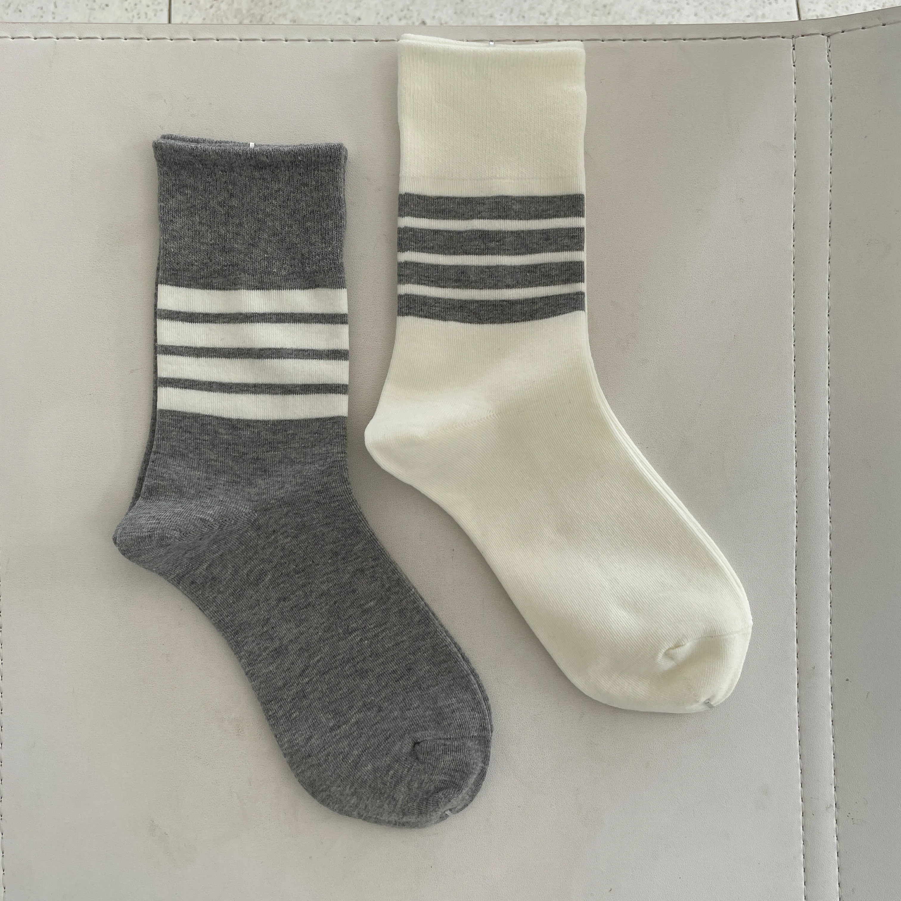 

Factory Supply Fashion Ladies Soft Striped Athletic Cotton Crew Sport Socks