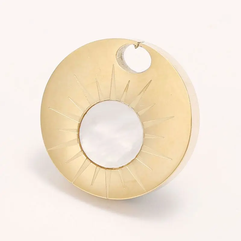 

Unique Design Gold Plated Stainless Steel Fashion Accessories Thick Round Shell Shining Star Necklace Pendant