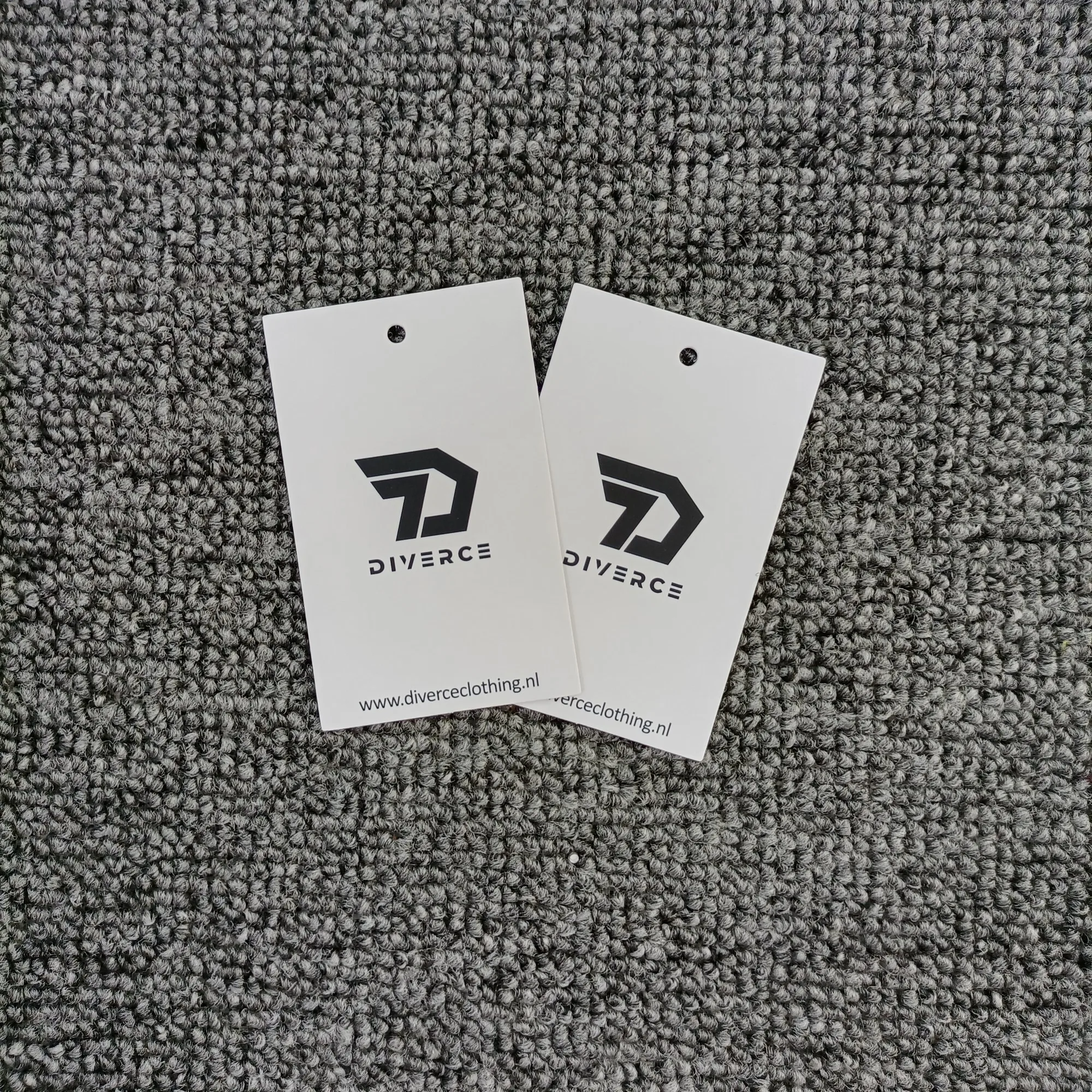 

Custom 4*9cm white paper Brand apparel garment accessories custom logo tag label hangtag clothing hang tag, Cmyk