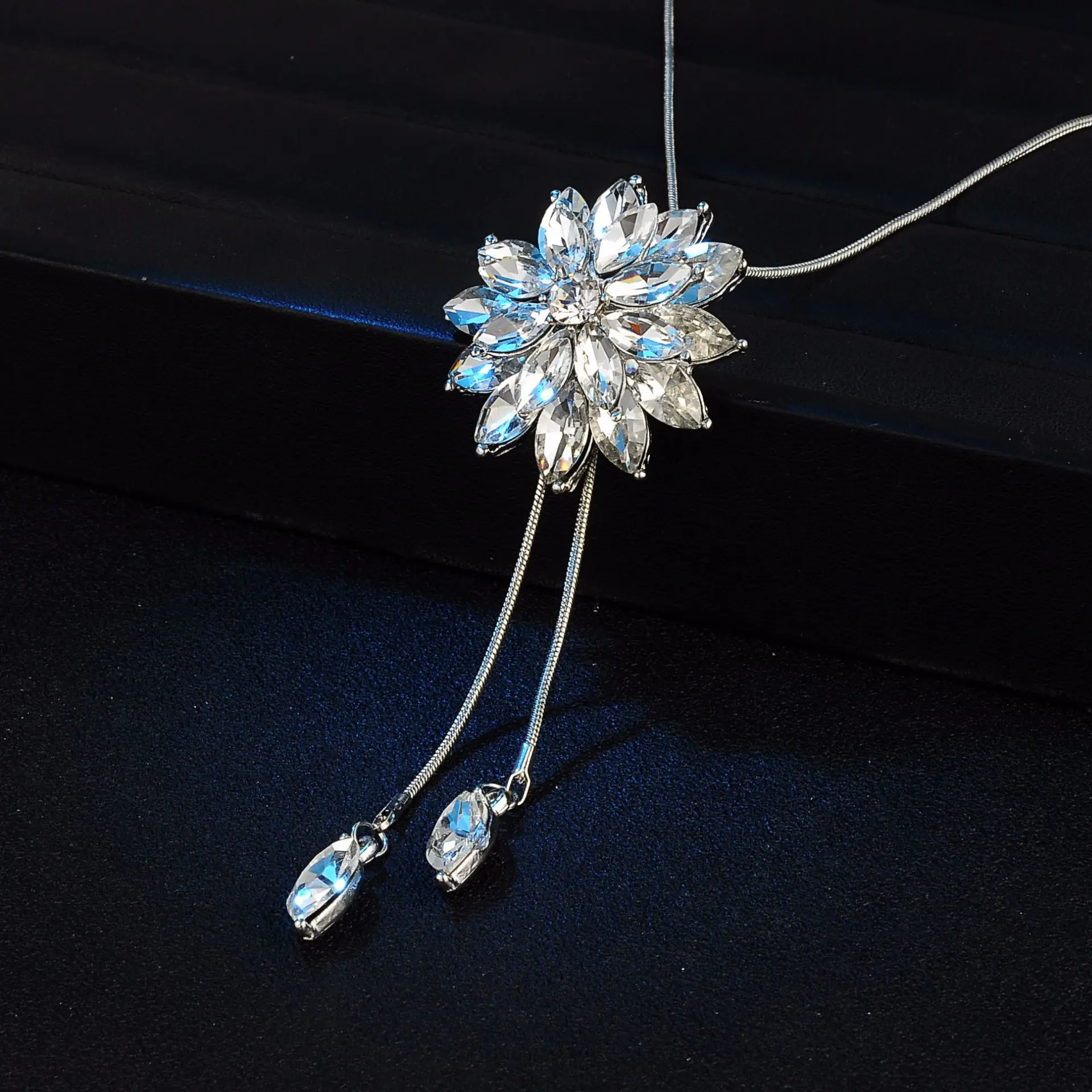 

Korean new fashion gem snowflake long crystal sweater chain