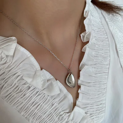 

Personalized Design Silver Color Geometric Pendant Necklaces S925 Irregular Water Drop Pendant Necklaces