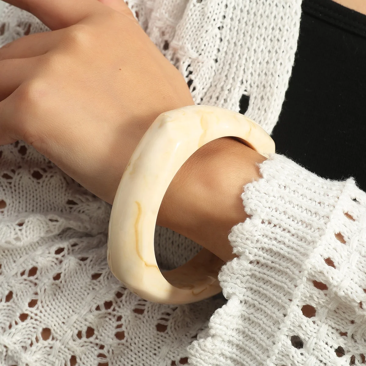 

JUHU resin bracelets bangles For Women beige waterproof bracelet Jewelry wholesale fashion acrylic chunky bracelet 2021, Colorful