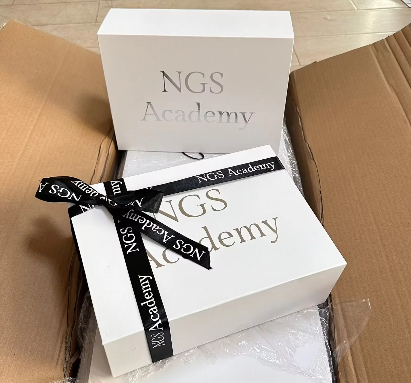 Custom Printed Rigid Pink Kraft Paper Shipping Boxes with Slot Matt Lamination Gold Foil & Vanishing for Wallets Gift Wrap