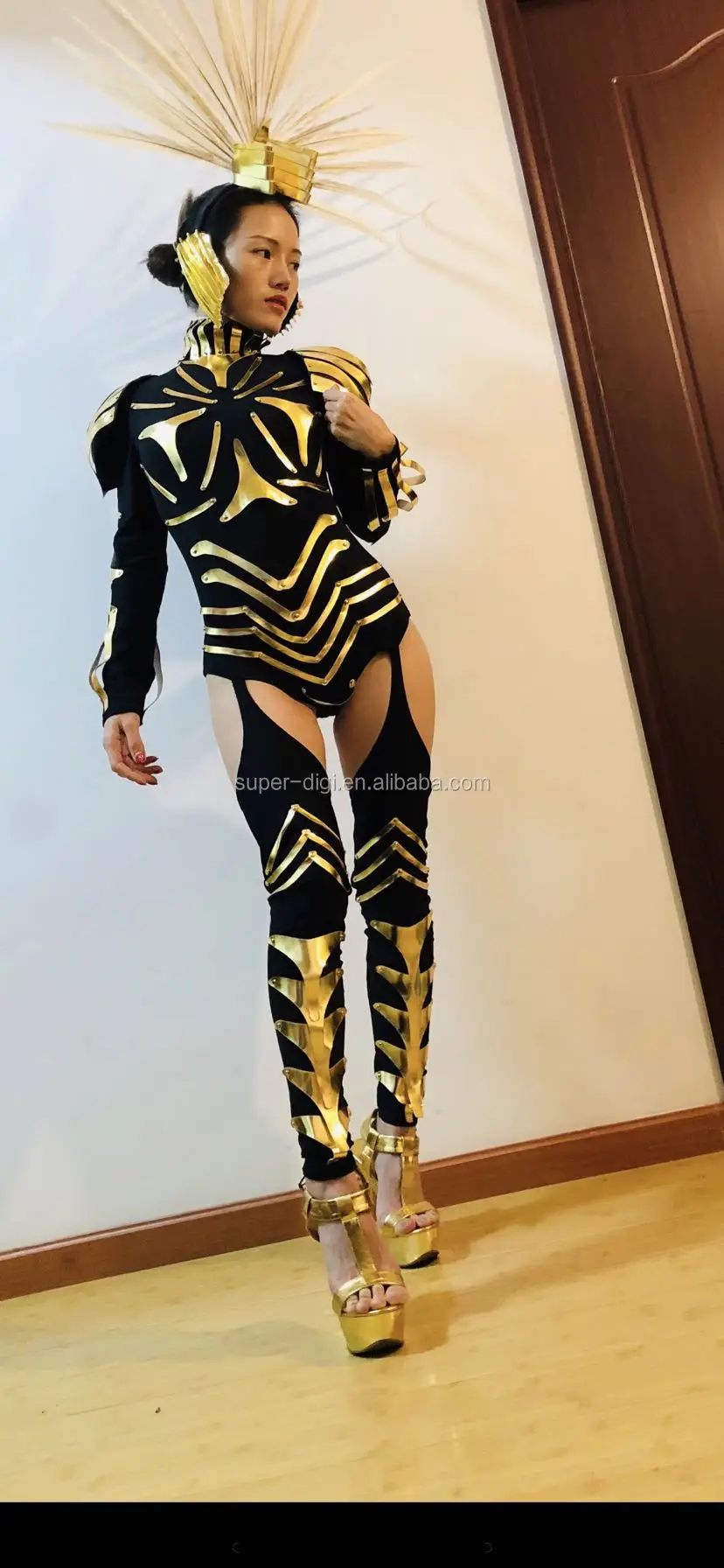 Fantasia feminina de couro dourado, guerreiro, uma peça, cosplay,  futurista, dança de palco, tecnologia, sensor| Alibaba.com