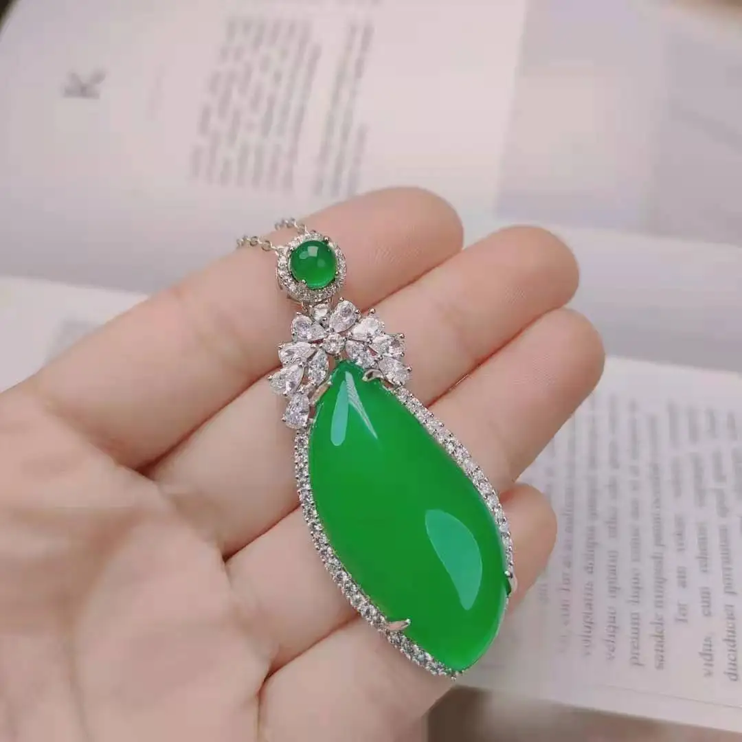 

Certified Colored Gems Jewelry High Ice Green Chalcedony Pendant 925 Silver Inlaid Ice-Like Fluorescent Willow Leaf Necklace