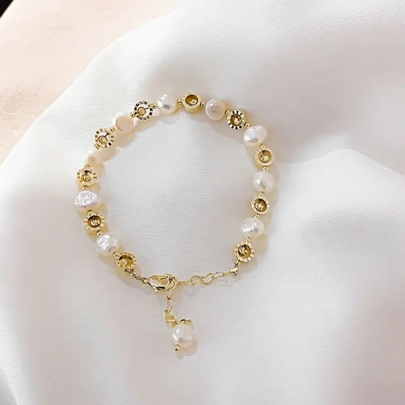 

Freshwater Pearl Women's Bracelet Fashion Simple Alloy Bracelet, Gold