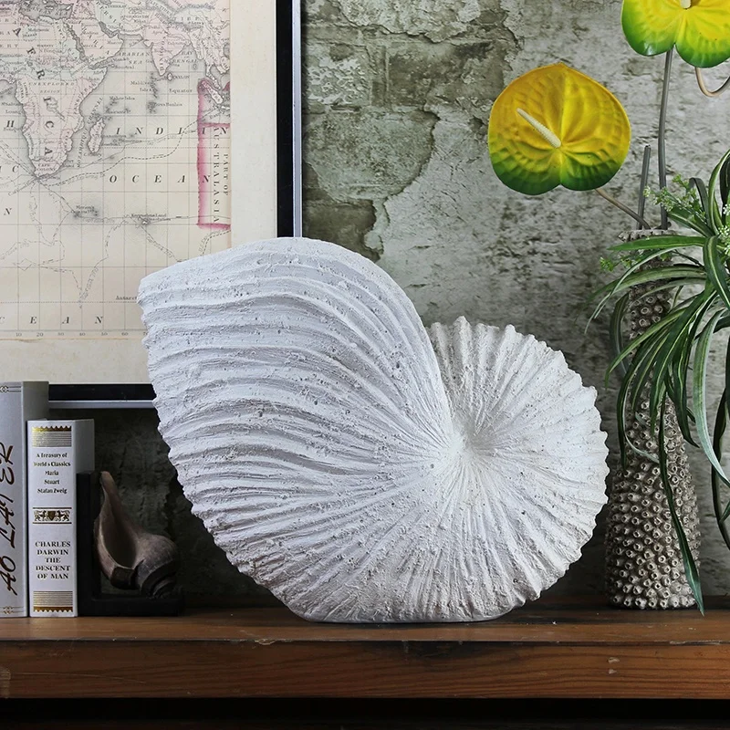 Wholesales Artificial Resin Ocean Collection Spiral Shell Conch Vase with Stand For Garden Home Decor factory