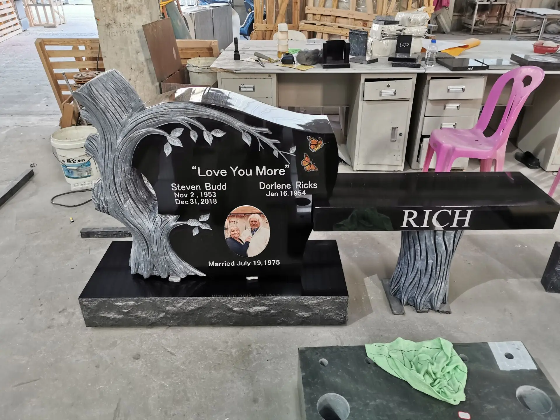 Indian Best Black Granite Modern Tree Shaped Headstone With Bench,Tree