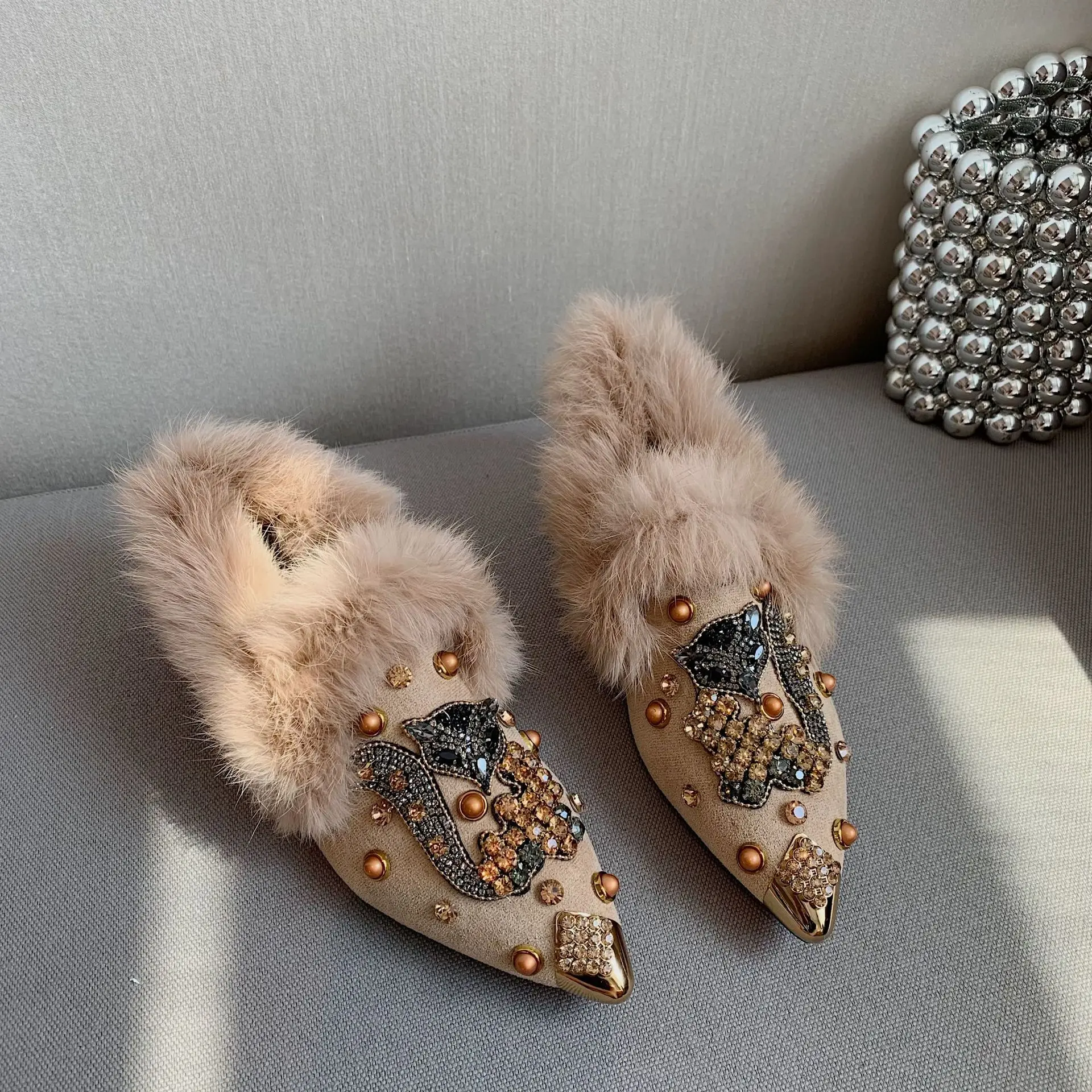 

Suede Furry Inside Casual Outdoor Slippers Closed Toe Female Women Loafer Flat shoes with Diamonds