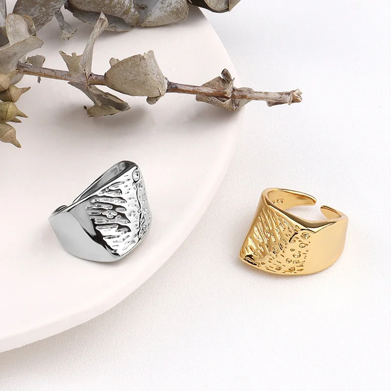 

Women's Alloy Jewelry Gold Plated Irregular Opening Finger Ring, Picture shows