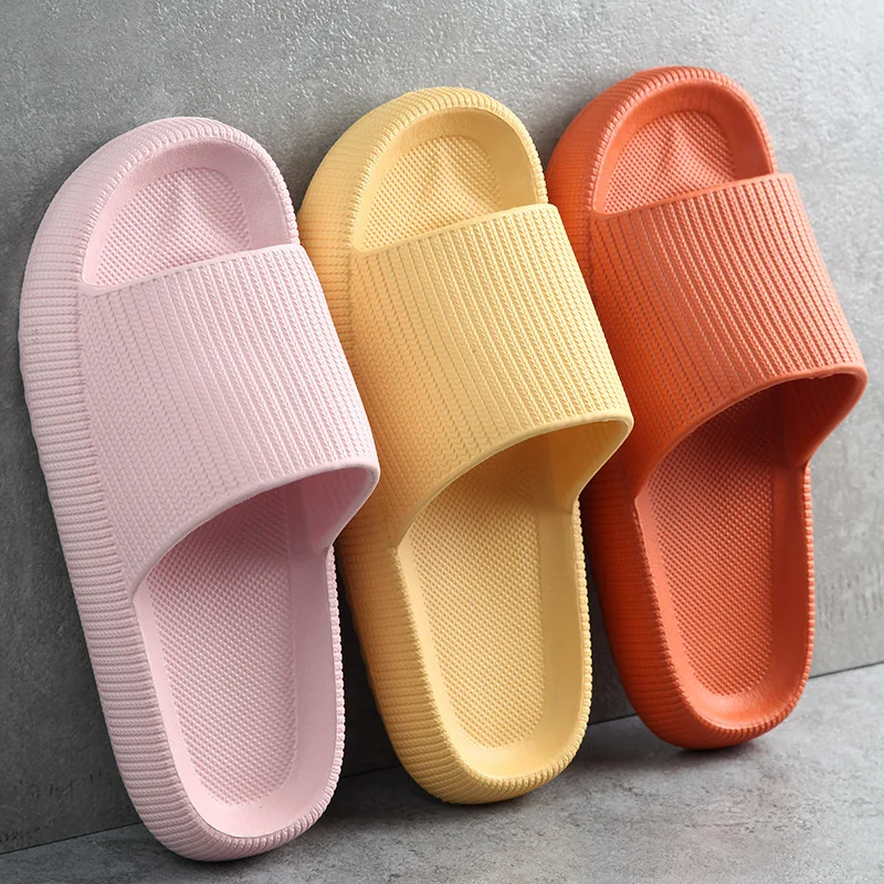 

Wholesale Yellow Men Summer Slides 2020 Slippers Non-slip Black Slides Slippers