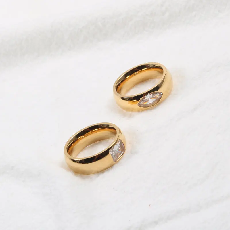 

High End 18K Plain Colorless Transparent Oval Eye Quartz Rings Stainless Steel Trendy Simple Gold Plated Jewelry
