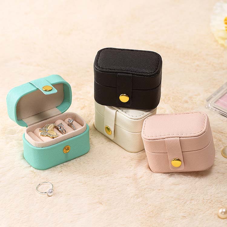 

Wholesale New Design Velvet Multiple Oval Travel Mini Leather Ring Boxes