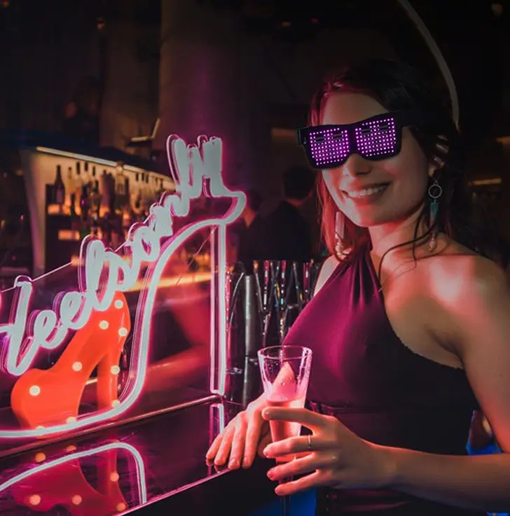 

LED Glasses Grow Party Favor, Light Up Glasses with Display Pattern, 8 Pattern Optional, USB Charging Glasses for Nightclub