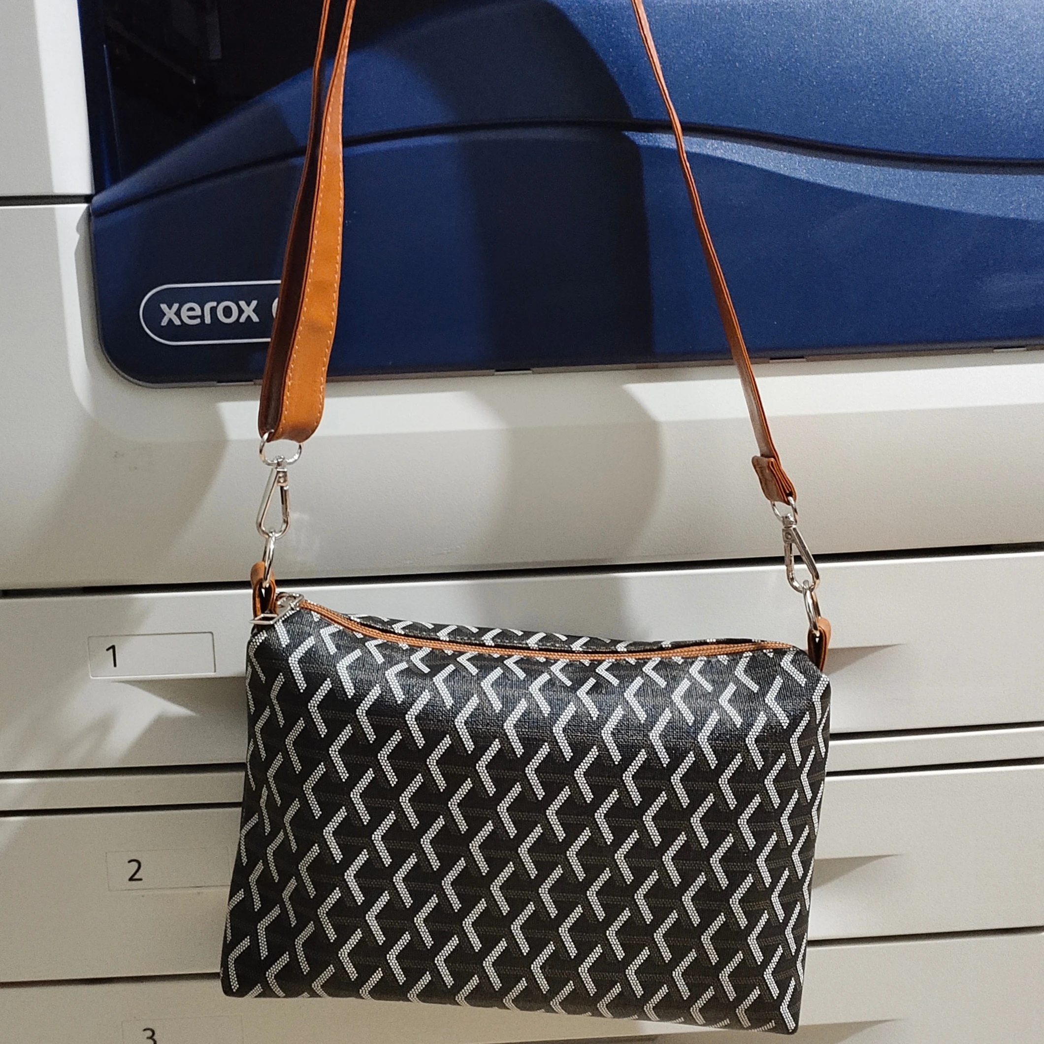 

Free sample popular daily life lady bag shoulder bag for women delicate purse support OEM