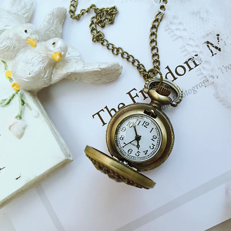 

WJ-1623 Bronze Pocket Watch Fashion Stand Display Pocket Watch Steampunk Women Pocket Watch, Picture