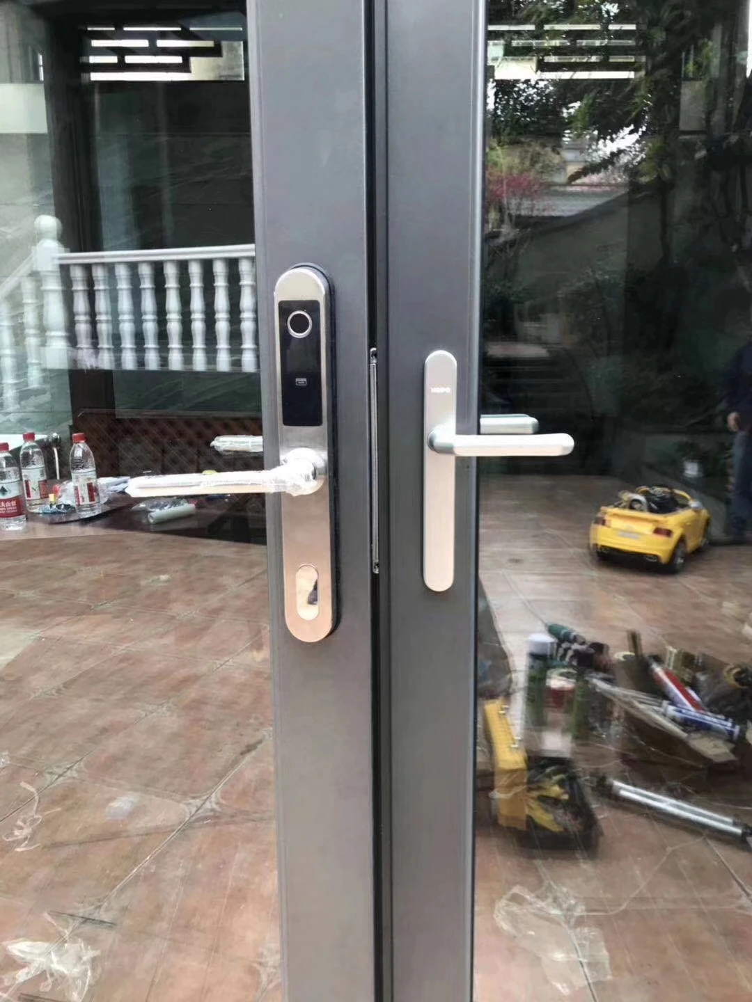 
Goodum European Style Fingerprint Password M1 Card Smart Door Lock E6800S For Sliding / Aluminum / Wooden Door 