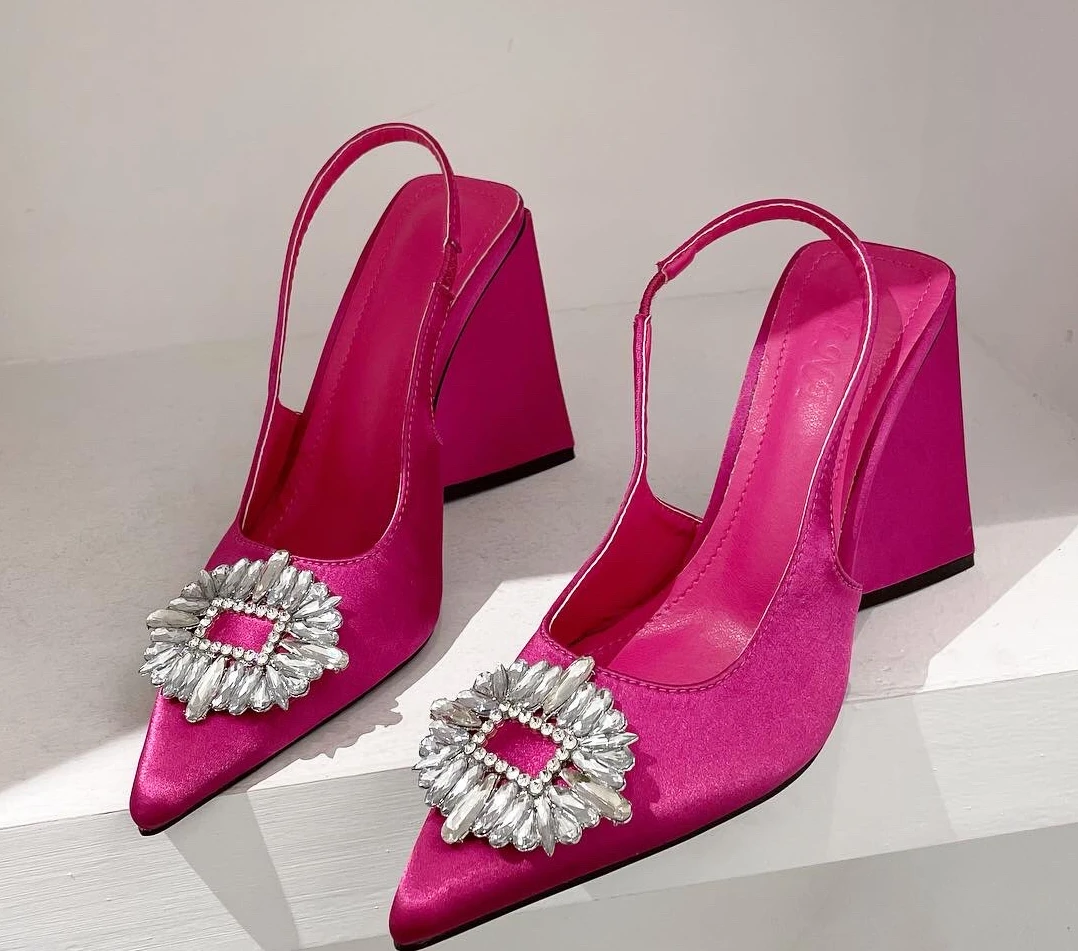 

2022 New women's shoes fashion rhinestone pointed high heels women's chunky single shoes