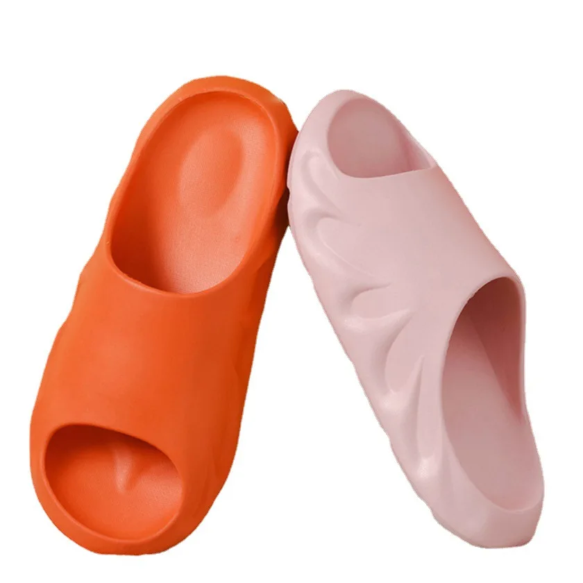 

Summer 2021 Bathroom deodorant thick bottom Flame Men's and women's flip flops Lightweight home Bath home sandals