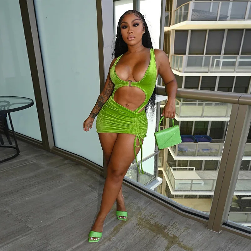 

2021 summer new velvet solid color V-shaped swimsuit short sexy two-piece suit