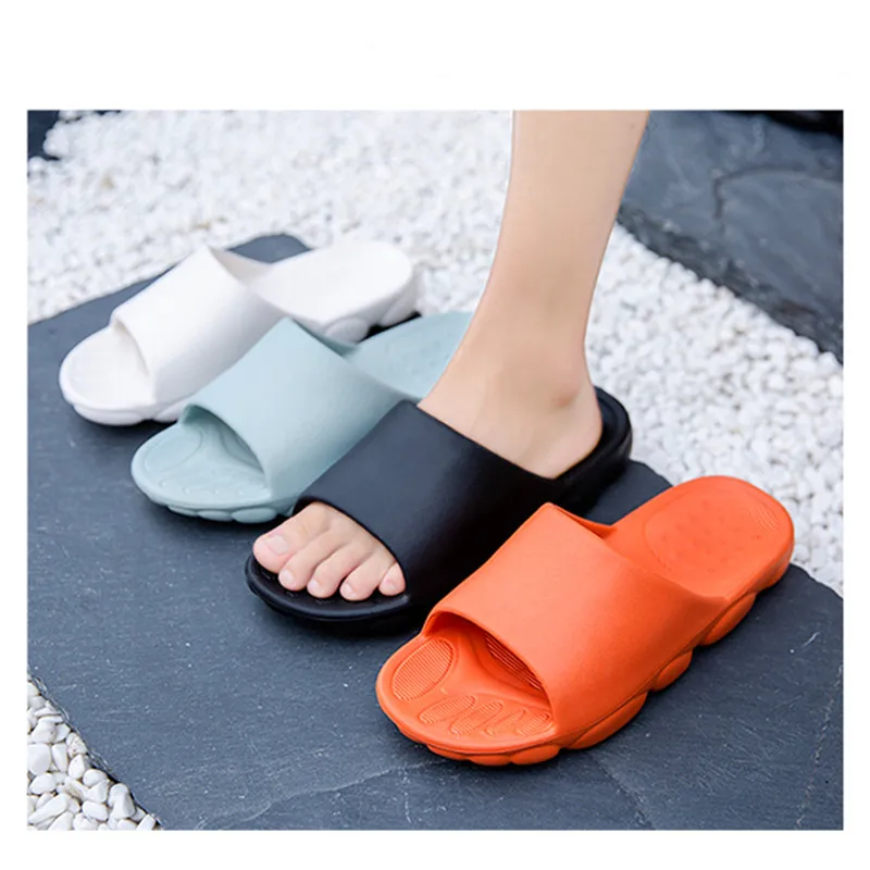 

New Fashion slippers High quality couples flip-flops women flat slippers indoor slide men plain slides