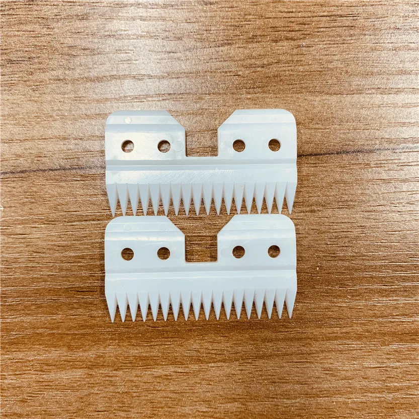 

High wear resistant 4 holes 18 teeth Oster ceramic clipper blade, White