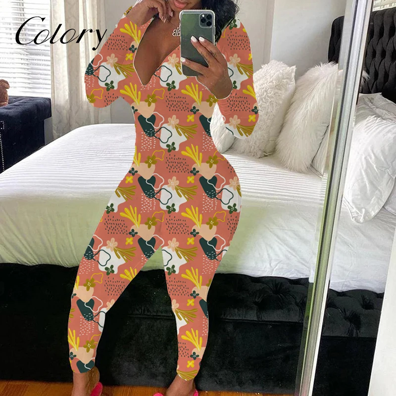 

Colory Sleepwear Sexy Leopard Print Onesie Women Long Sleeve Onesie With Butt Flaps, Picture shows