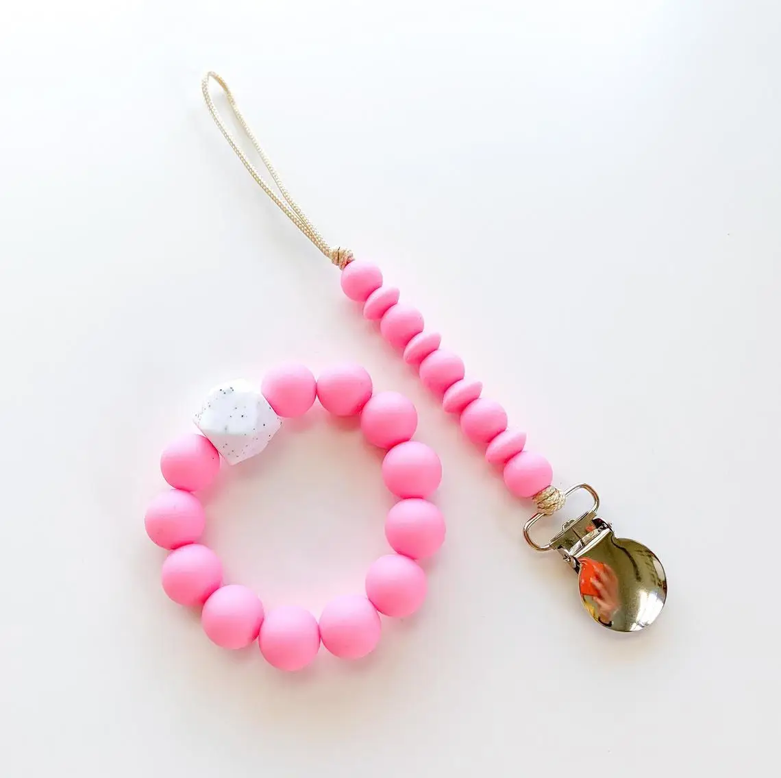 

Hot Sale Silicone Baby Teether Metal Pacifier Clip Bpa Free Chewable Bracelet Set