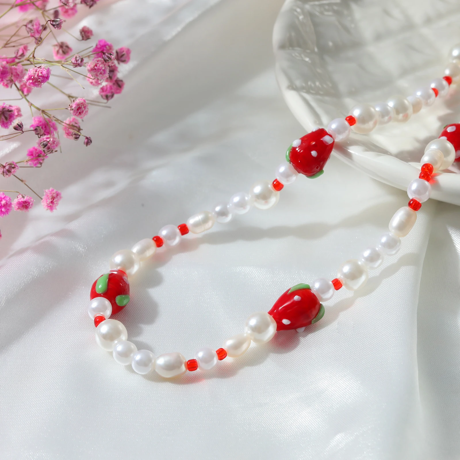 

Shangmu Cute Luxury Fashion Fruit Bead Clay Necklace Freshwater Pearls Choker Strawberry Necklace 2021 Chic