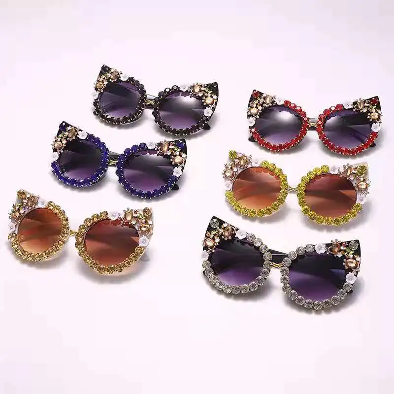 

Luxury Cat Eye Diamond Eyewear Designer Shades Bling Square Sun Glasses Oversized Diamond Women Sunglasses 2021, 6colors