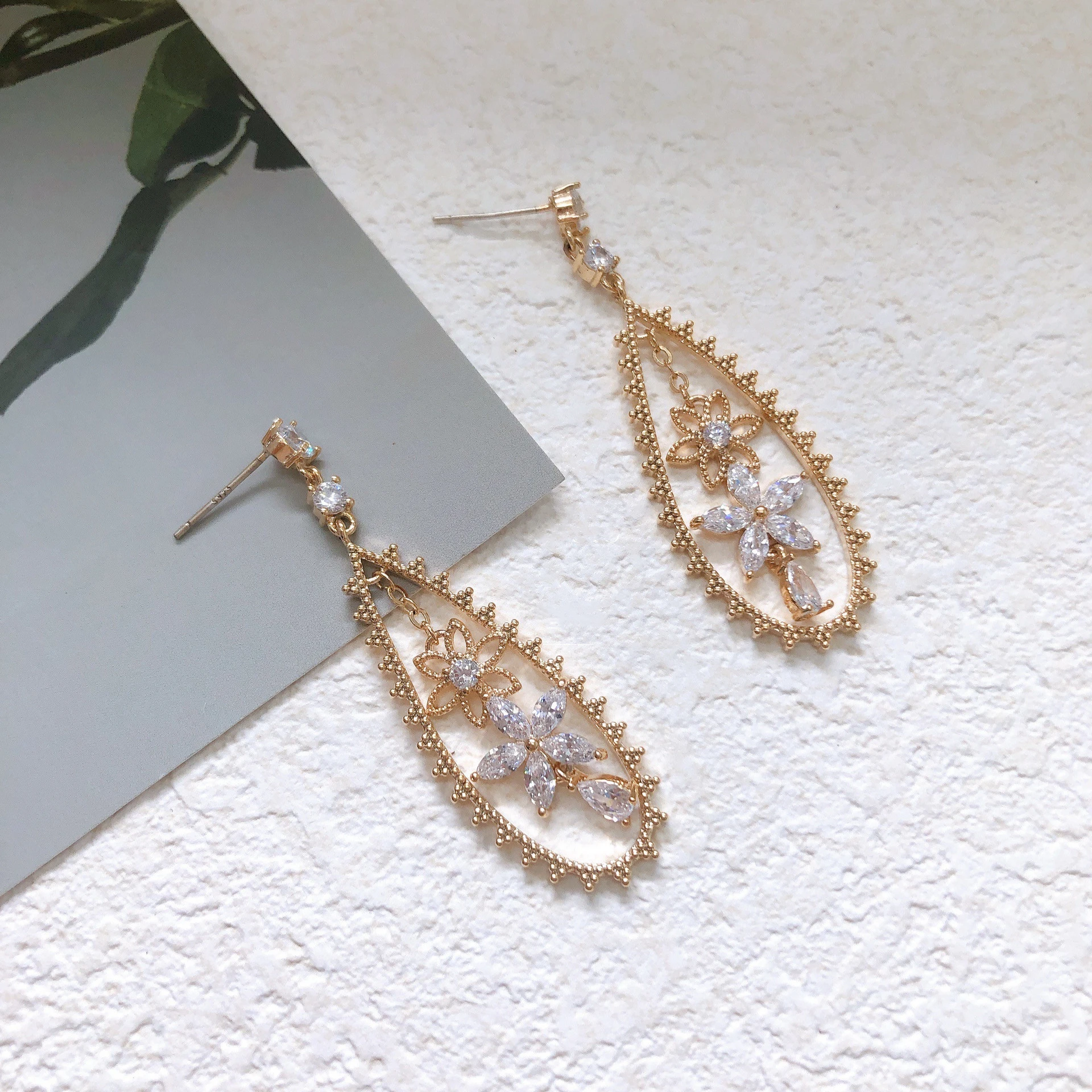 

JUHU New design retro French palace long water drop zircon shiny 925 silver needle stud Gold Jewelry long flower earrings