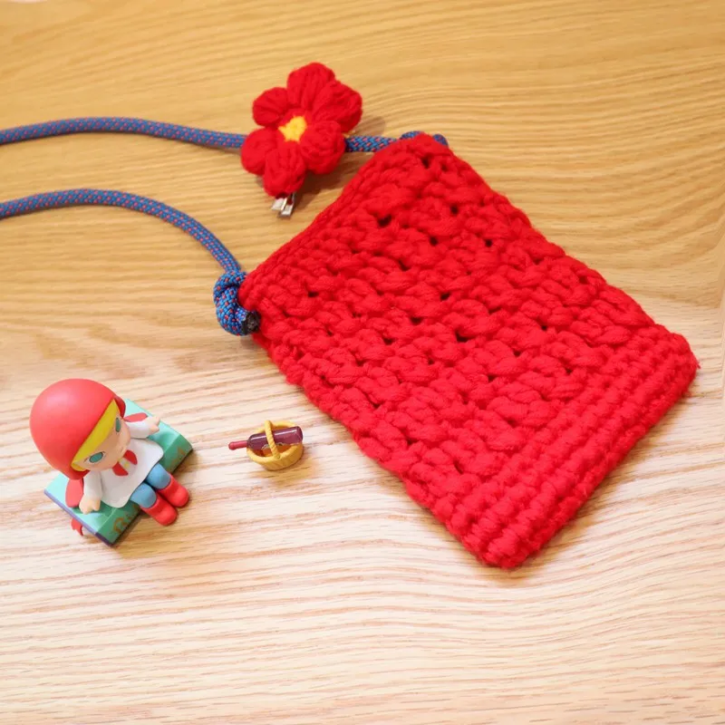 

Handmade woven bag DIY material bag handmade from knitting knitting carry-over mobile phone bag