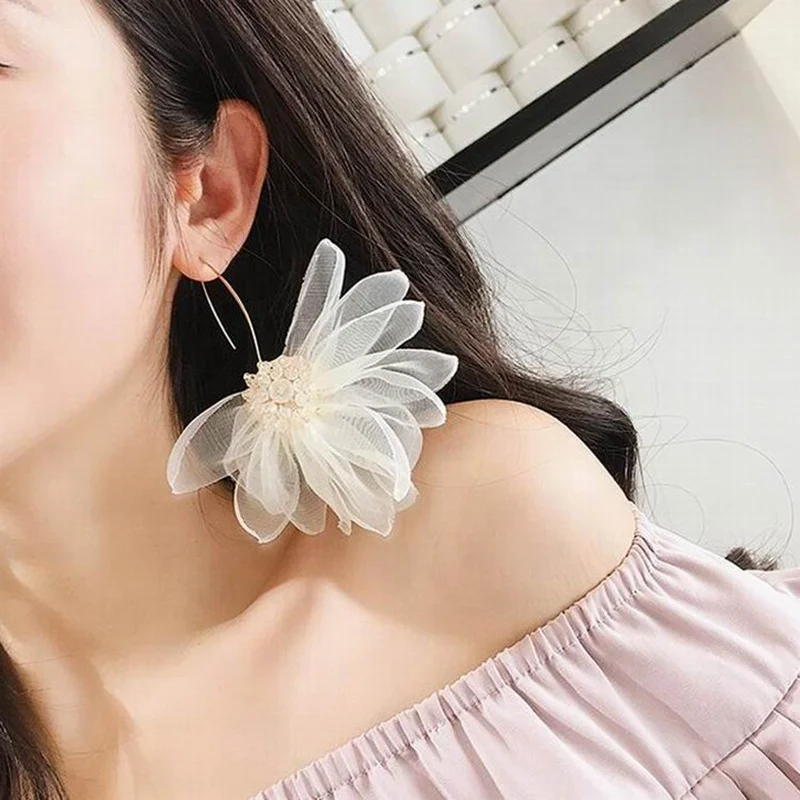 

New Fashion Holiday Jewelry Statement Big Lace Flower Earrings For Women Fashion Accessories Clear Crystal Oorbellen, Picture