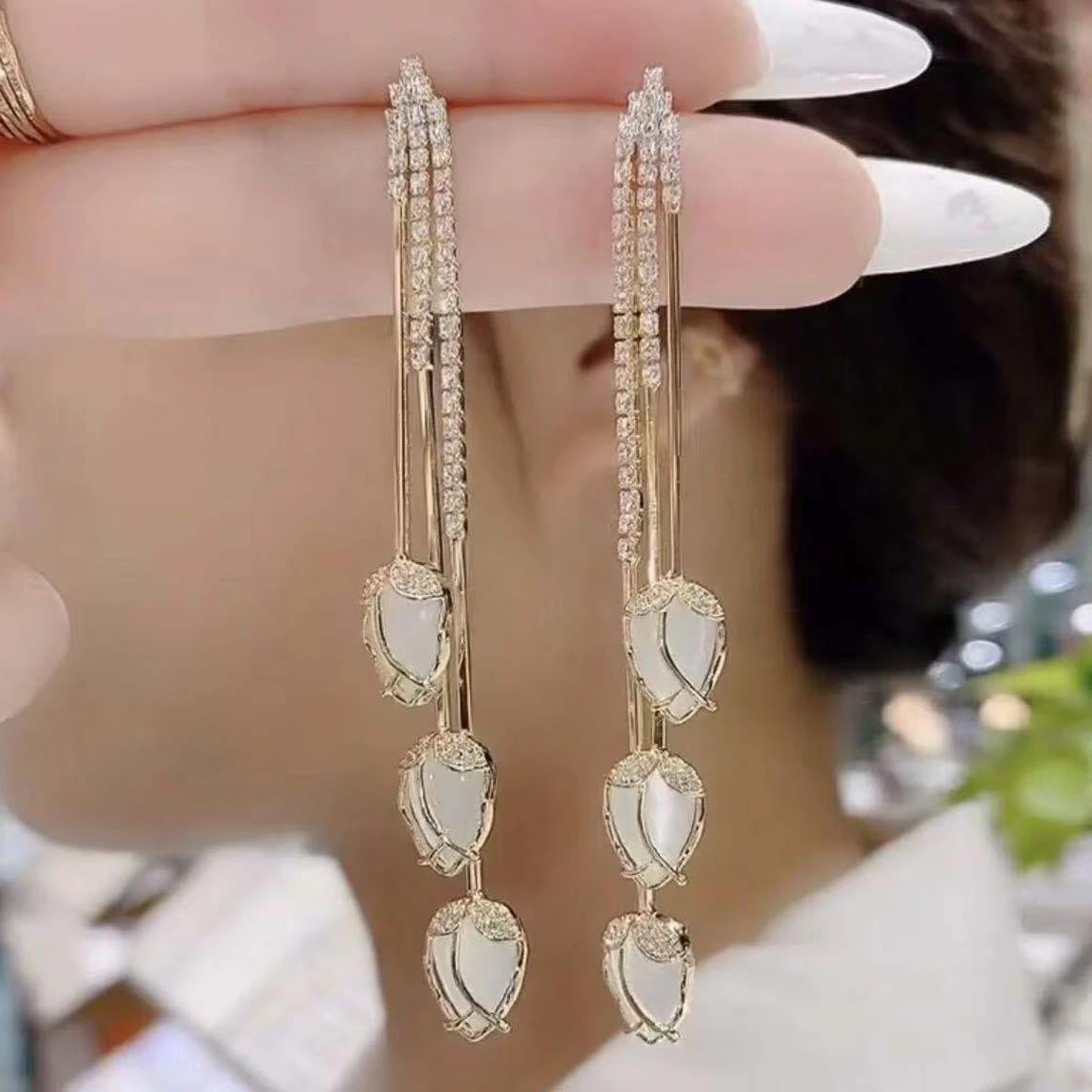 

CAOSHI 18K Gold Plated Bridal Wedding Tassel Leaf Design Drop Crystal Moon Stone Dangle Long Earring for Women